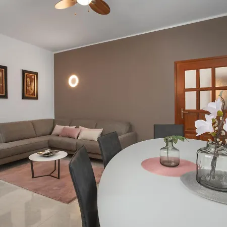 Marina I By Interhome Tatil Evi Poreč