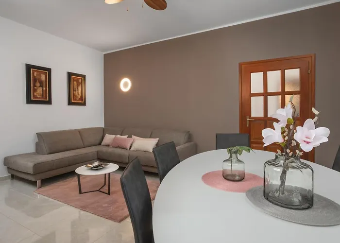 Marina I By Interhome Дом отдыха Пореч