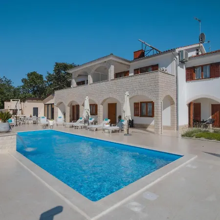 בית נופש Marina I By Interhome